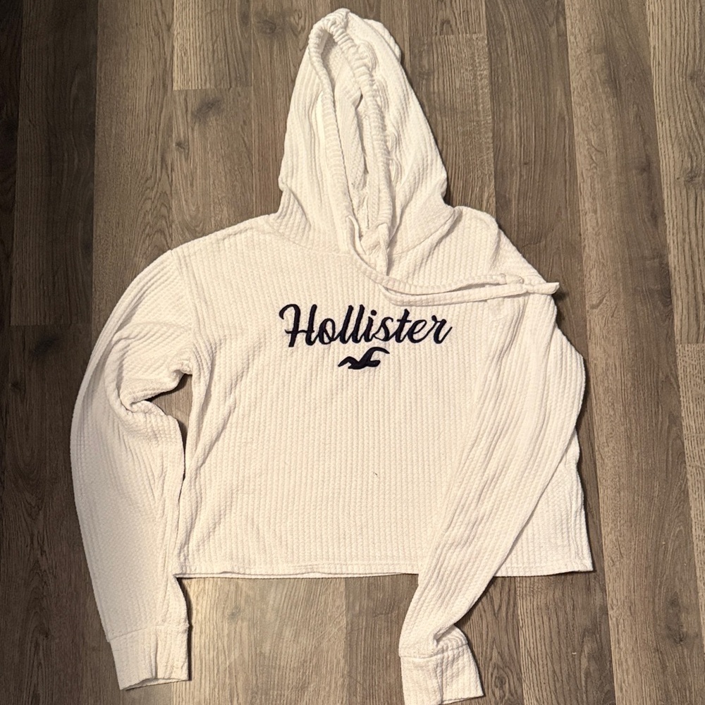 Hollister Cream Waffle-Knit Cropped Hoodie with Navy Logo